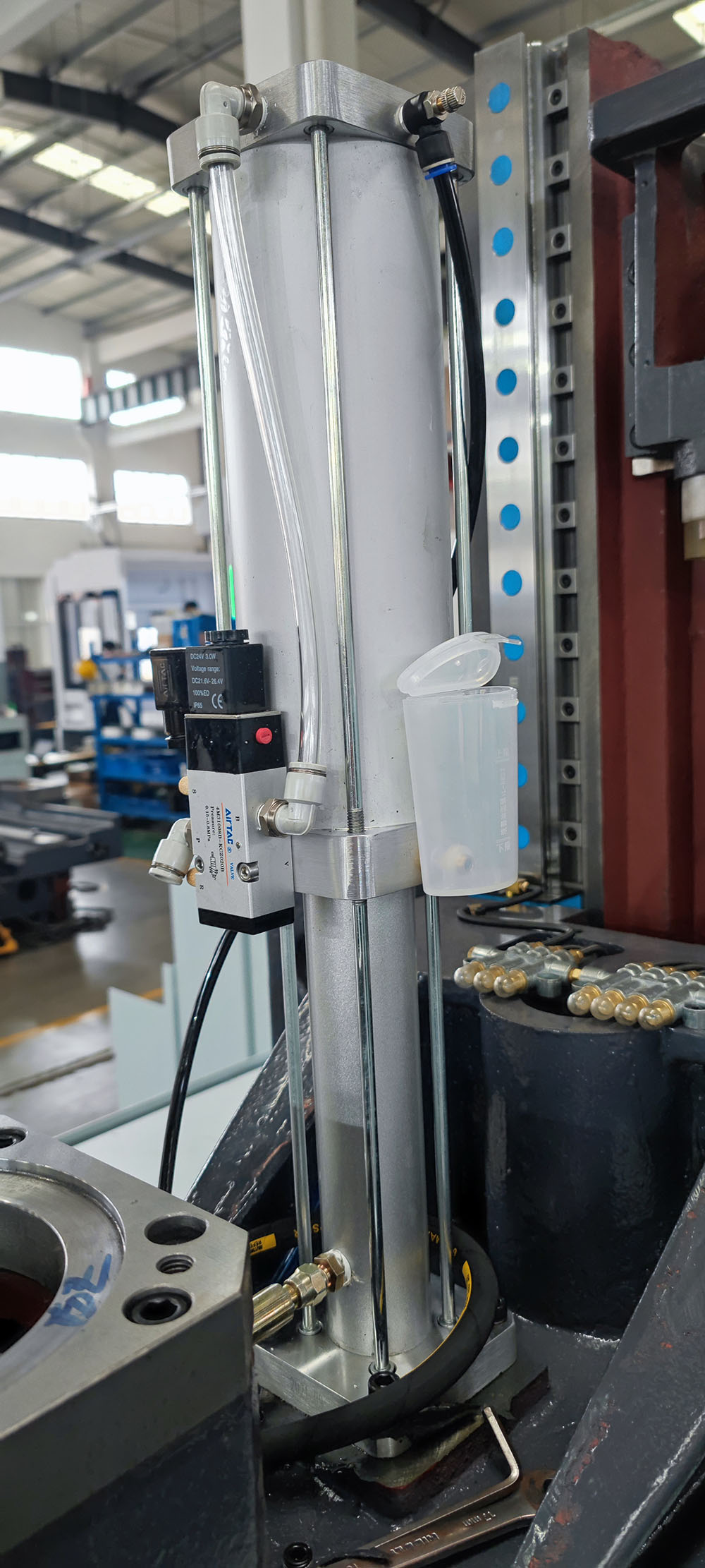 數(shù)控雕銑機(jī),模具雕銑機(jī),立式加工中心,石墨雕銑機(jī)-凱博數(shù)控 數(shù)控雕銑機(jī),模具雕銑機(jī),立式加工中心,石墨雕銑機(jī)-凱博數(shù)控